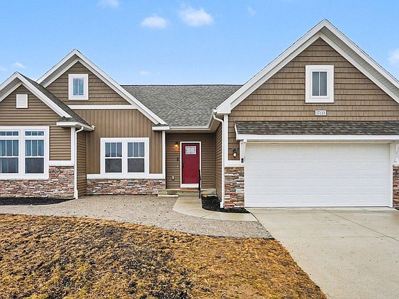 4th image of 17110 Country Dr
