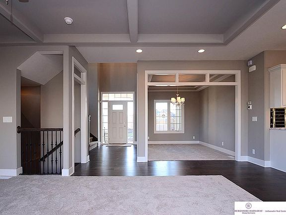 3rd image of 928 S 184th Avenue Cir