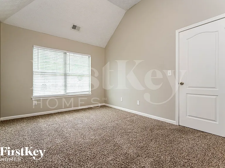 6496 Snowden Dr — Photo 16