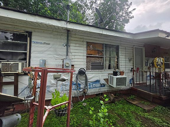 5th image of 69 3rd St