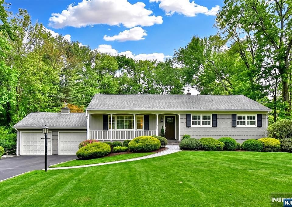 1st image of 60 Dimmig Rd
