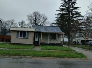 9005 Deering St, Livonia, MI 48150