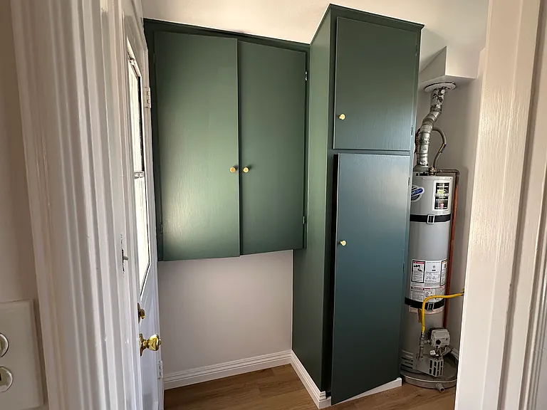 huge walk in pantry off kitchen