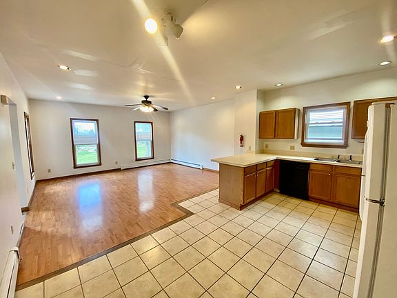2nd image of 605 W Cross St APT 3