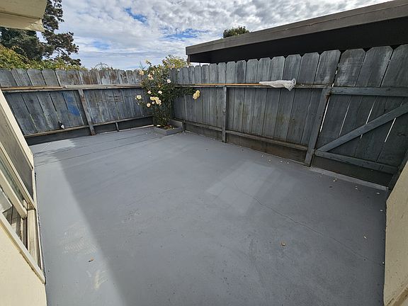 5th image of 231 Sunnyhills Dr