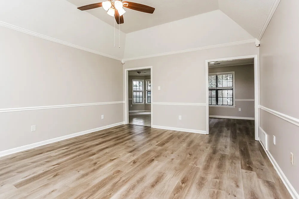 4 bed, 2.0 bath, 1991 sqft, $2,120 — Photo 4