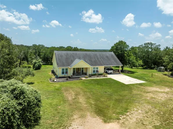 685 Piney Creek Rd, Bellville, TX 77418