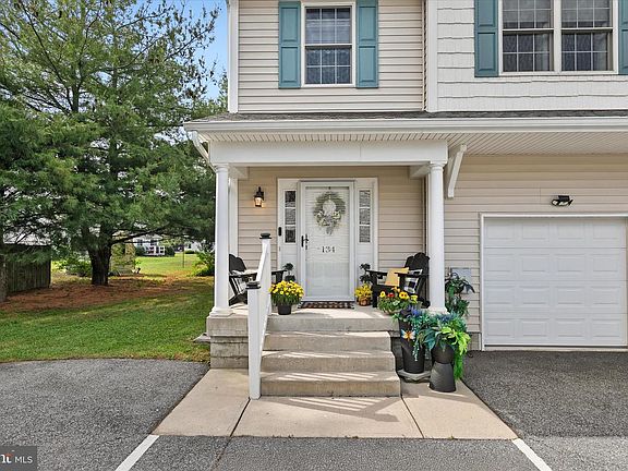 2nd image of 134 Main Sail Dr