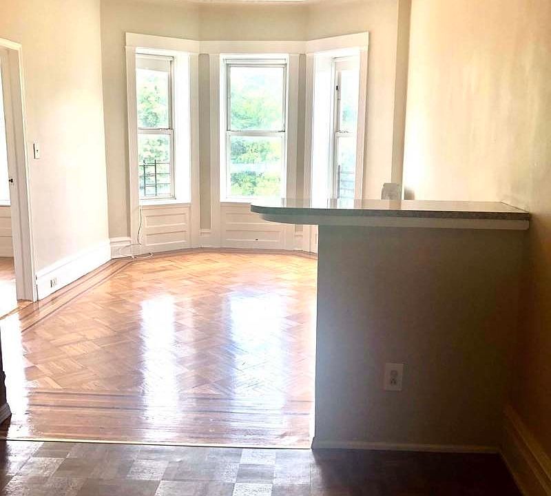 1st image of 26 Prospect Park SW #2