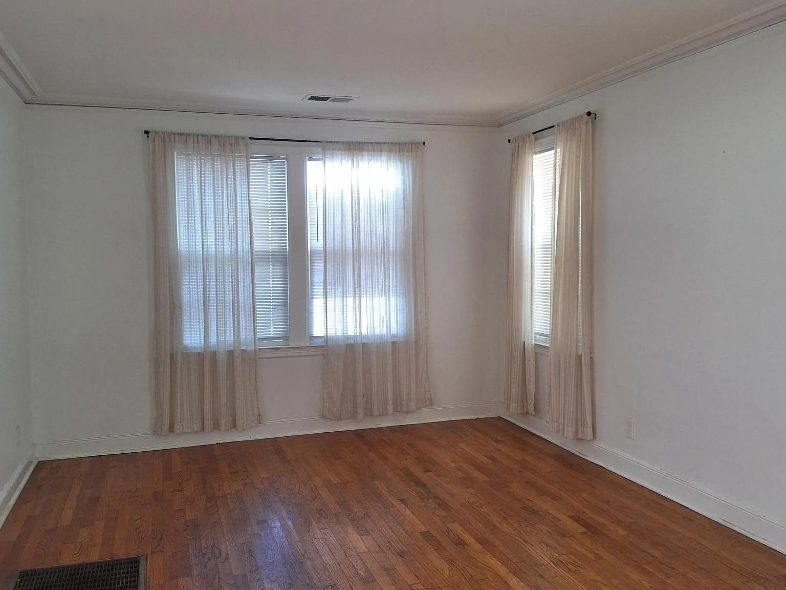2 bed, 815 sqft, $1,200 — Photo 4