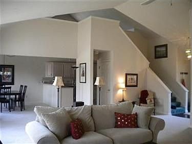 4th image of 250 N Crest Dr