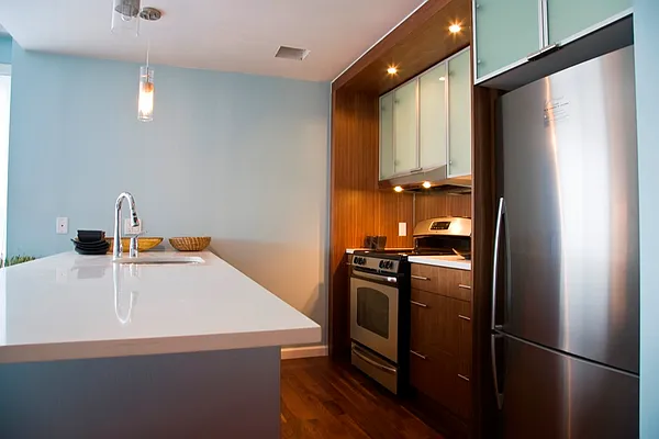 Sold by aptsandlofts.com | media 27