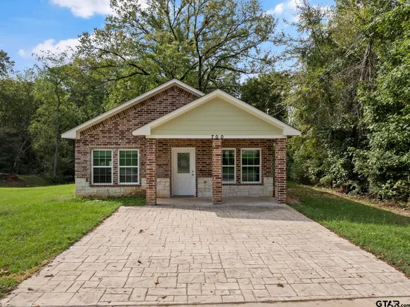 700 E 8th St, Mount Pleasant, TX 75455