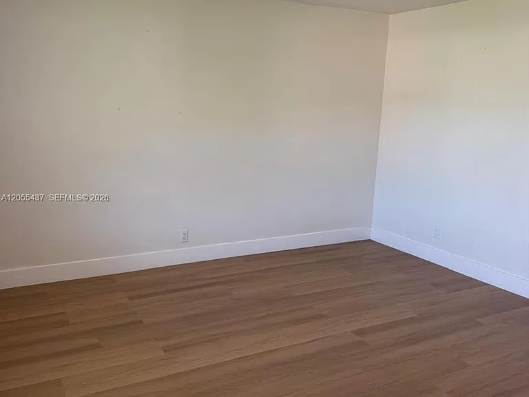 101 SE 4th Ave #6 — Photo 10