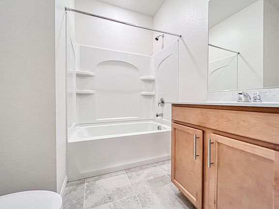 4th image of 3152 Segesta Ave