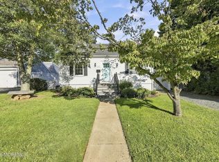 43 Salem Ln, Little Silver, NJ 07739