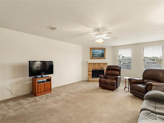 3rd image of 2716 Lake Terrace Dr