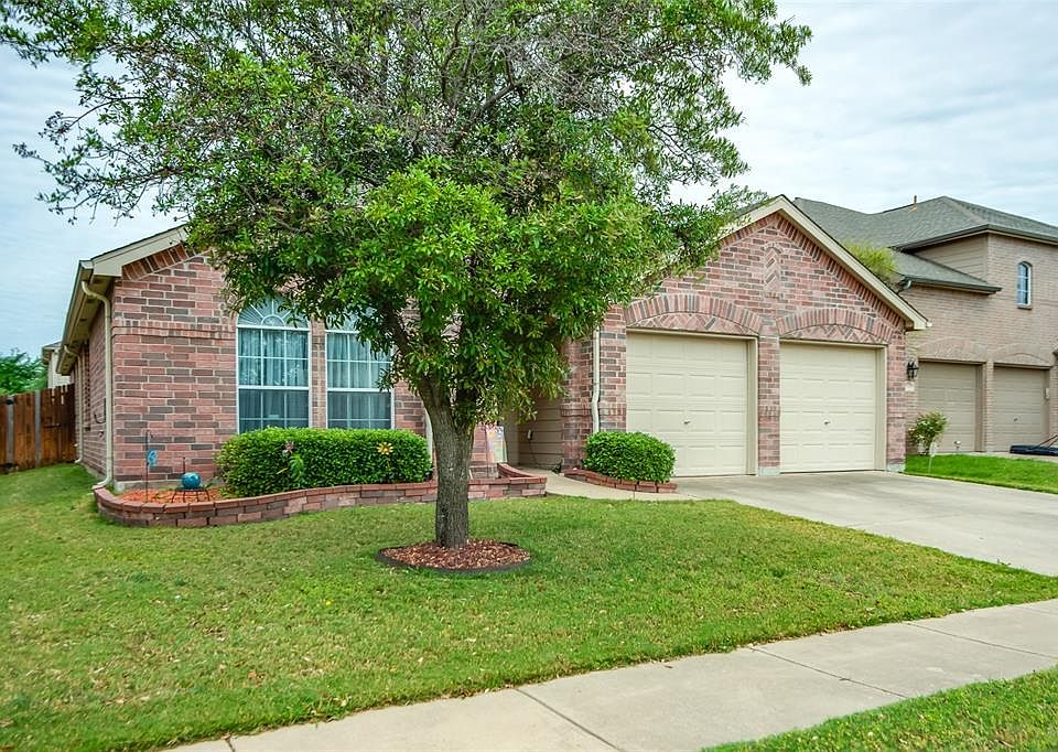 1st image of 220 Bluefinch Dr