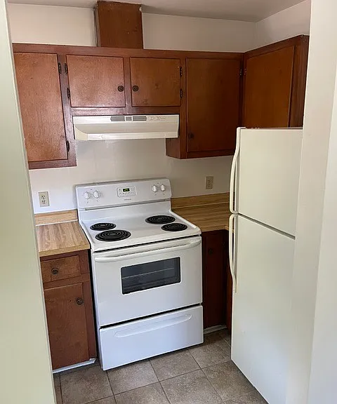 6821 Village South Dr #5 — Photo 3