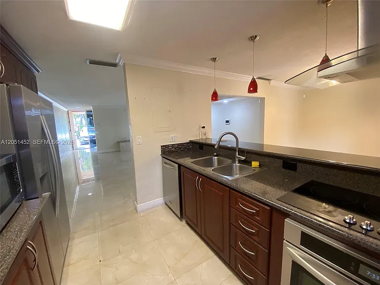 16100 Kilmarnock Dr — Photo 36