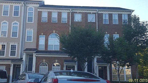2nd image of 1001 Treeland Way