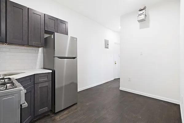 Rented by Compass | media 28