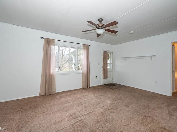 4th image of 1836 Smithfield St