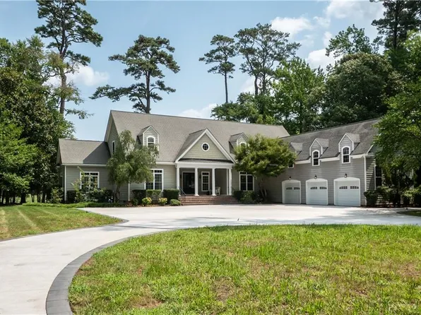 121 Pinewood Rd, Virginia Beach, VA 23451