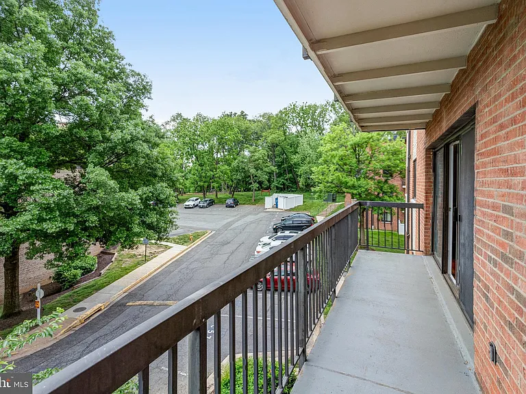 3240 S 28th St #303 — Photo 30