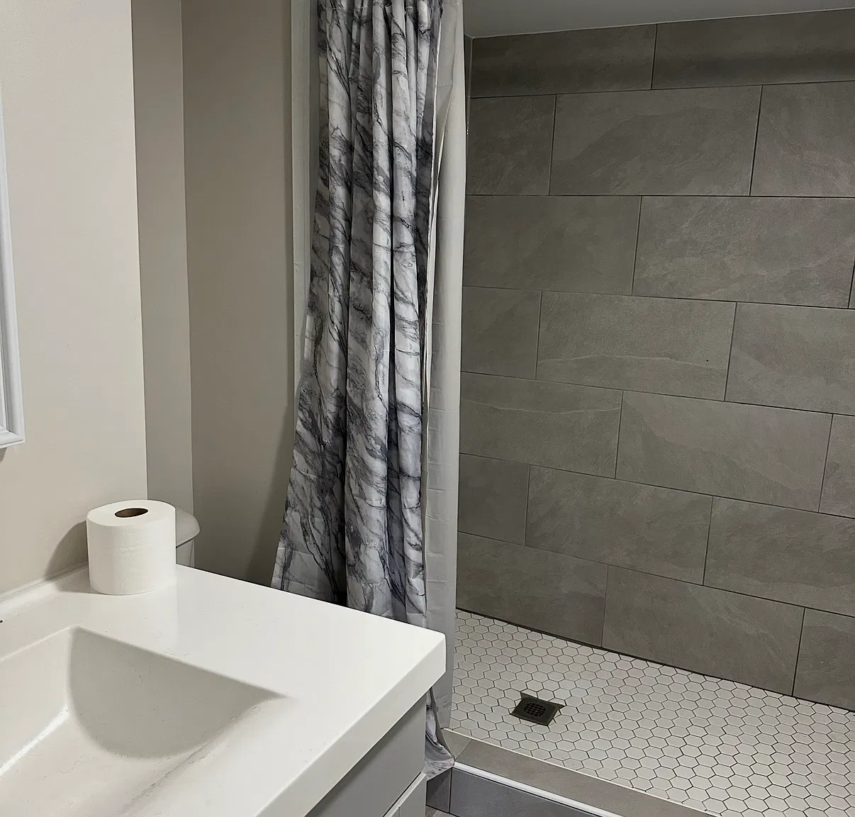 3 bed, 2.5 bath, 1800 sqft, $2,350 — Photo 3