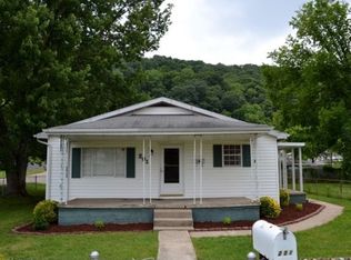 201 Frederick St, Nitro, WV 25143