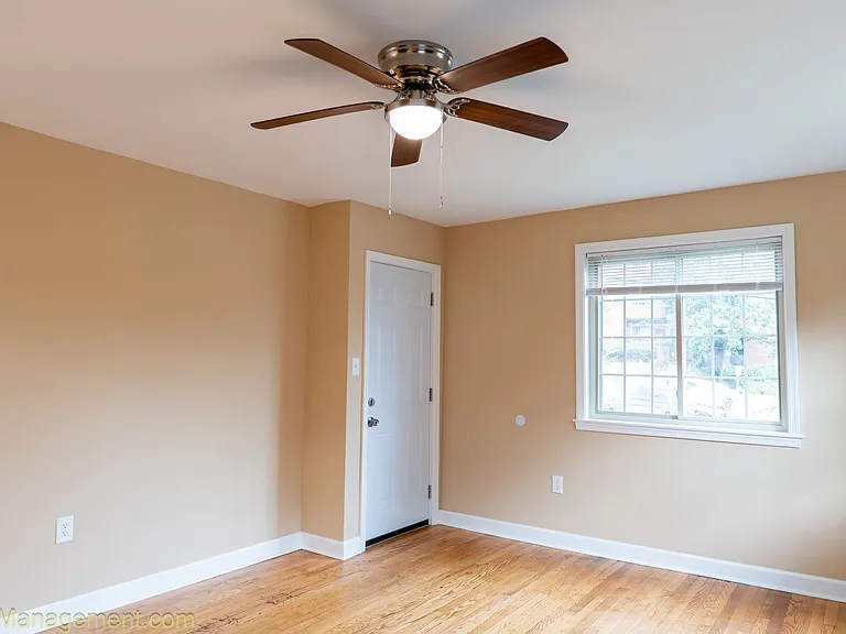 8712 Plymouth St — Photo 4