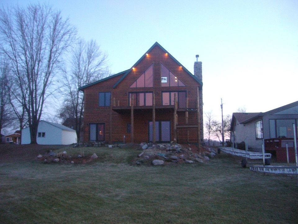 1st image of 3337 Interlachen Dr NE