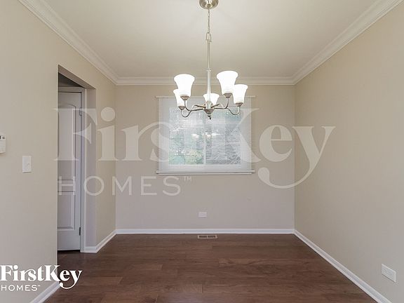 4th image of 6S124 Lakewood Dr
