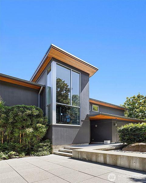 4th image of 1318 Lakeside Avenue S