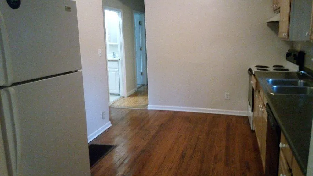 4 bed, 1.5 bath, 1300 sqft, $1,750 — Photo 4