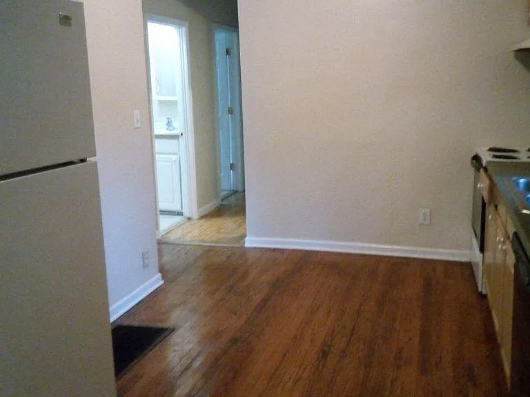 206 Olive St #1 — Photo 4