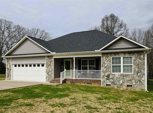 818 Robbs School Rd, Gaffney, SC 29341