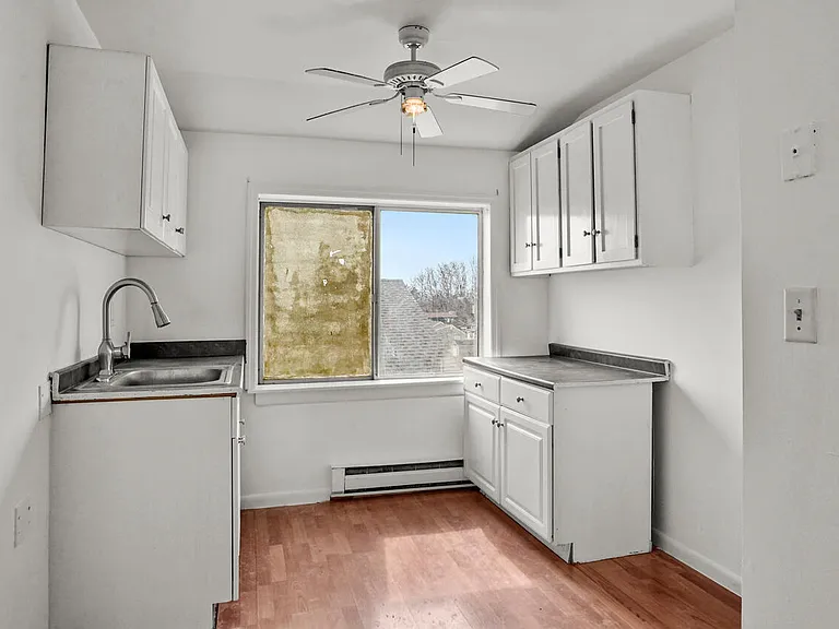 18 Beal St #3 — Photo 12