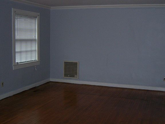 5th image of 1610 NE Fairmont Blvd