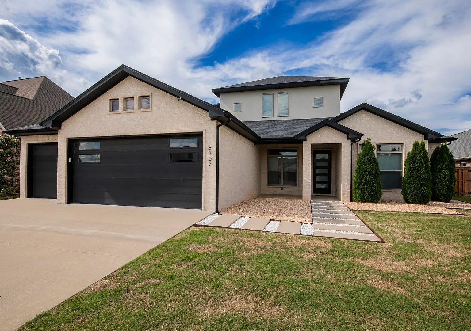 Stunning Home in a Private Gated Community — Photo 1