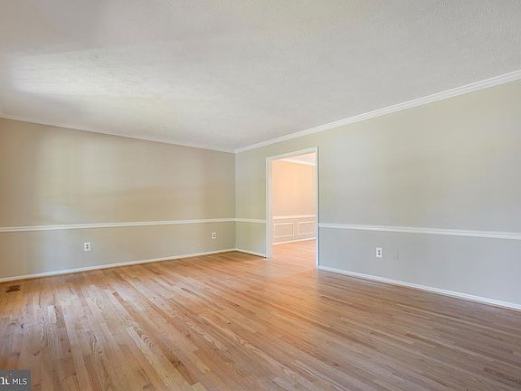 4th image of 7532 Tarpley Dr