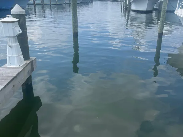 97 Yacht Club Ct #97, Manteo, NC 27954