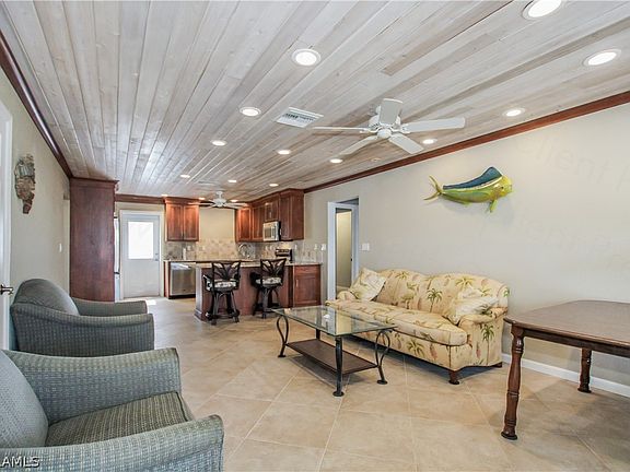 3rd image of 2371 Baybreeze St