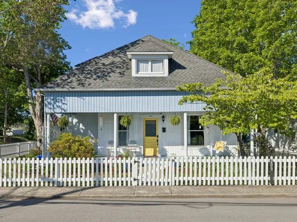 209 Murrell St, Dickson, TN 37055