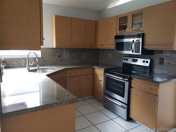 5th image of 2633 Oak Park Cir
