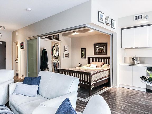 5th image of 1290 Saint Paul St #412