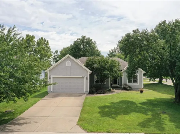 18299 W 155th Ter, Olathe, KS 66062