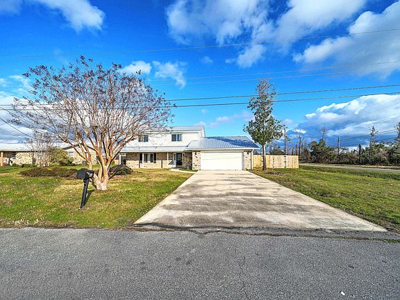 2nd image of 841 Clarence Dr