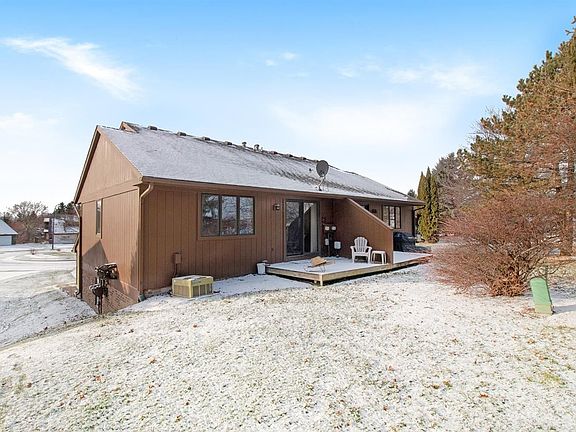 2nd image of 607 Echo Ct